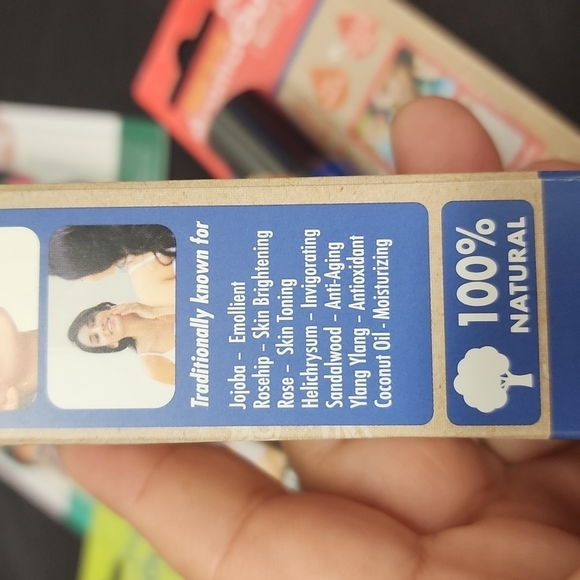 Isle of Dreams Aroma Guru and Beauty Guru natural oil set - Picture 16 of 16